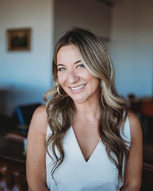 AnnKelly Cameron Headshot